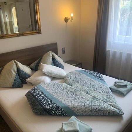 Aradi Vendeghaz Hotel Мисколк Екстериор снимка