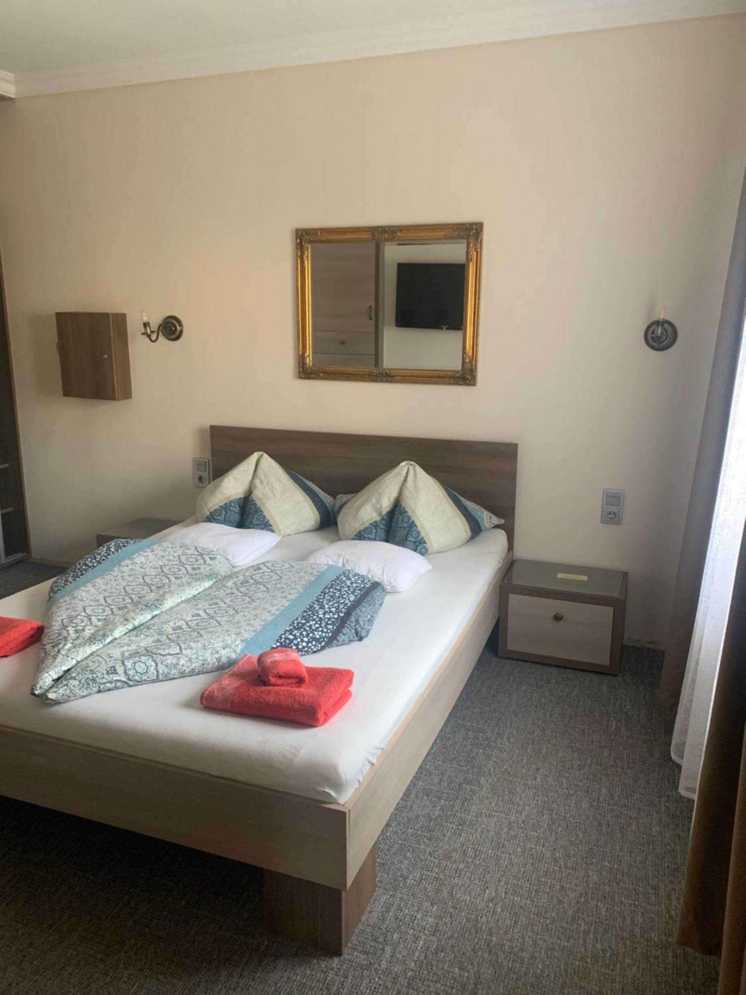 Aradi Vendeghaz Hotel Мисколк Екстериор снимка