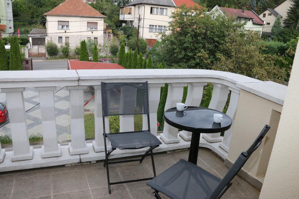 Aradi Vendeghaz Hotel Мисколк Екстериор снимка