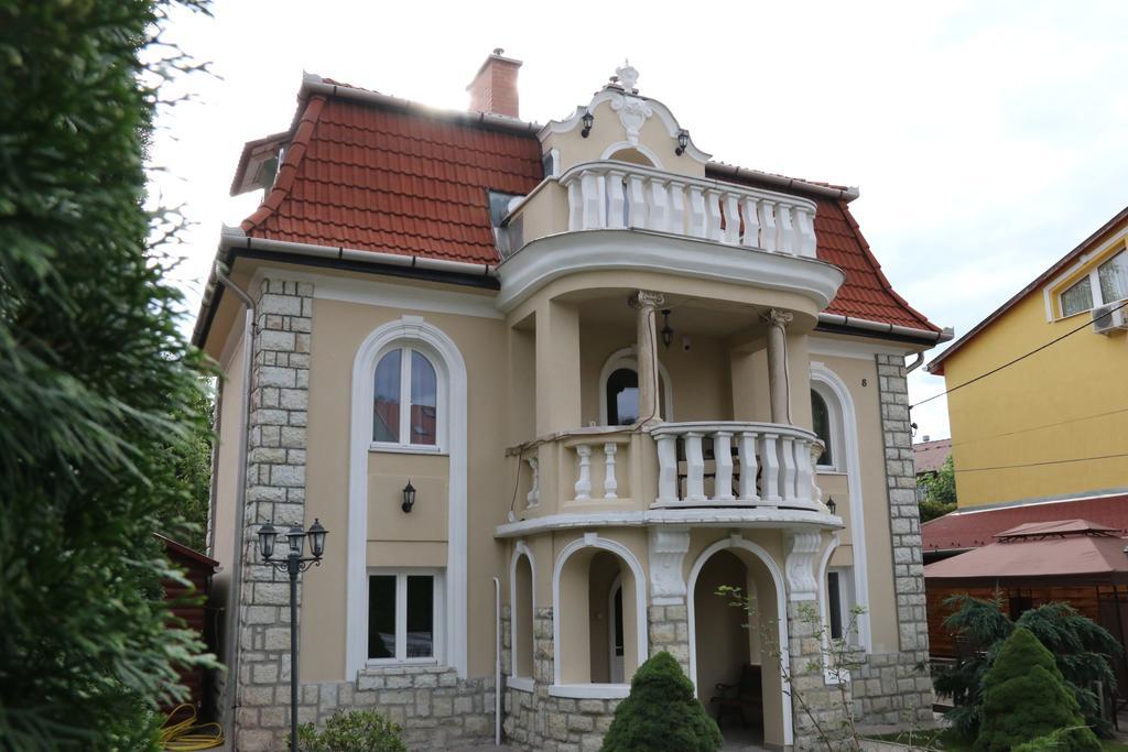 Aradi Vendeghaz Hotel Мисколк Екстериор снимка