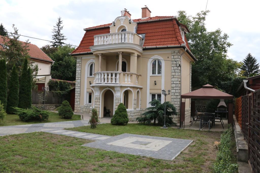 Aradi Vendeghaz Hotel Мисколк Екстериор снимка