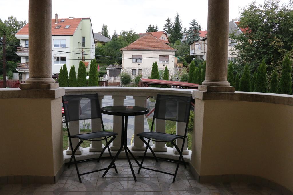 Aradi Vendeghaz Hotel Мисколк Екстериор снимка