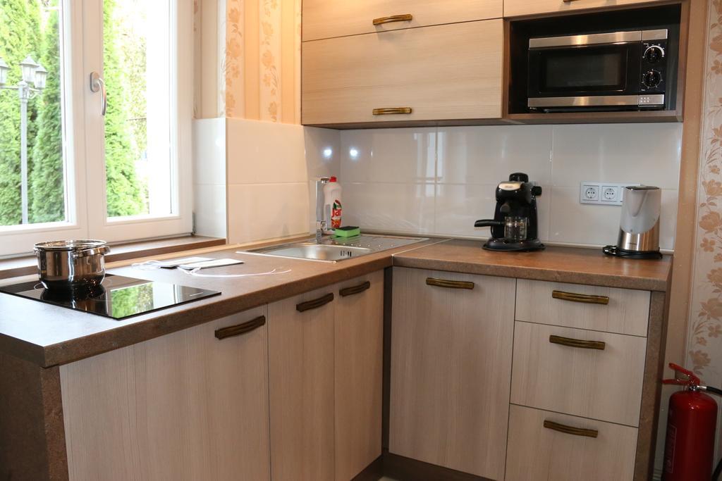Aradi Vendeghaz Hotel Мисколк Екстериор снимка